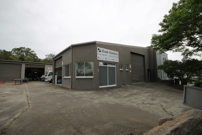Click to view all images 1/9-11 Trade Street Ormiston QLD 4160 - Image 1