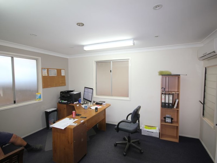 Click to view all images Kingston QLD 4114 - Image 2