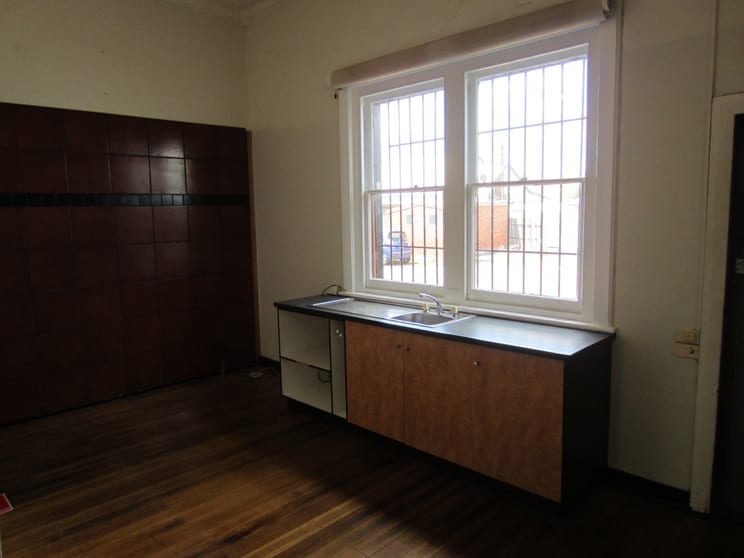 Click to view all images 19 Melbourne Road Drumcondra VIC 3215 - Image 3