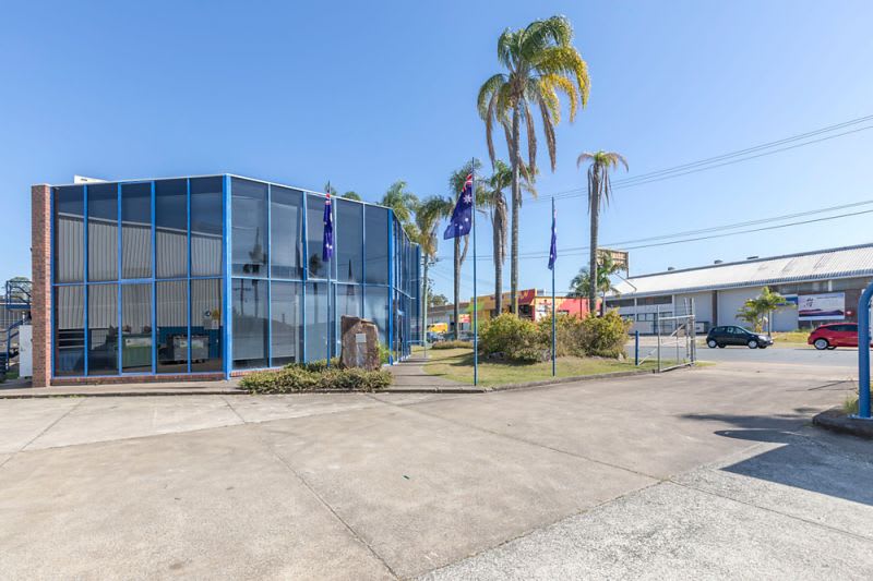 Click to view all images 2/3-7 Hilldon Court Nerang QLD 4211 - Image 1