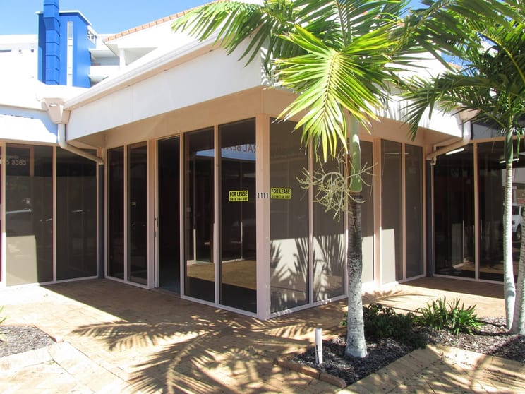 Click to view all images 564 Esplanade Urangan QLD 4655 - Image 1