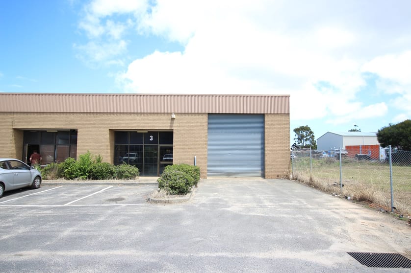 Click to view all images 3/24 Kanowna Street Hastings VIC 3915 - Image 2