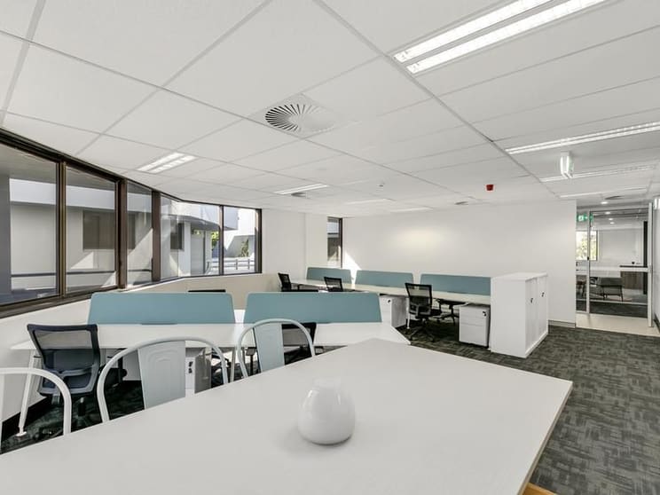 Click to view all images 12 Short Street Southport QLD 4215 - Image 3