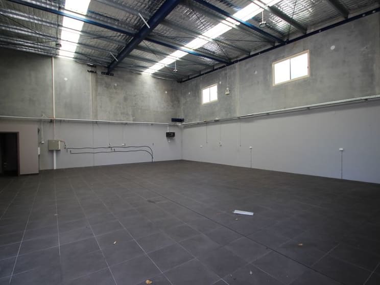 Click to view all images 5/36 Investigator Drive Unanderra NSW 2526 - Image 3