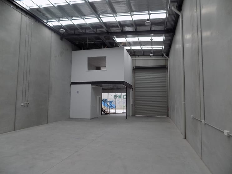 Click to view all images 4/56 Bond Street Mordialloc VIC 3195 - Image 2