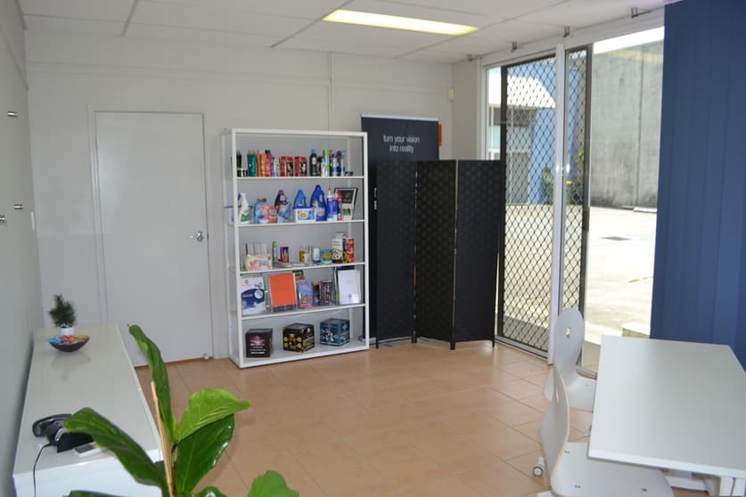 Click to view all images 1/27 Hutchinson Street Burleigh Heads QLD 4220 - Image 2