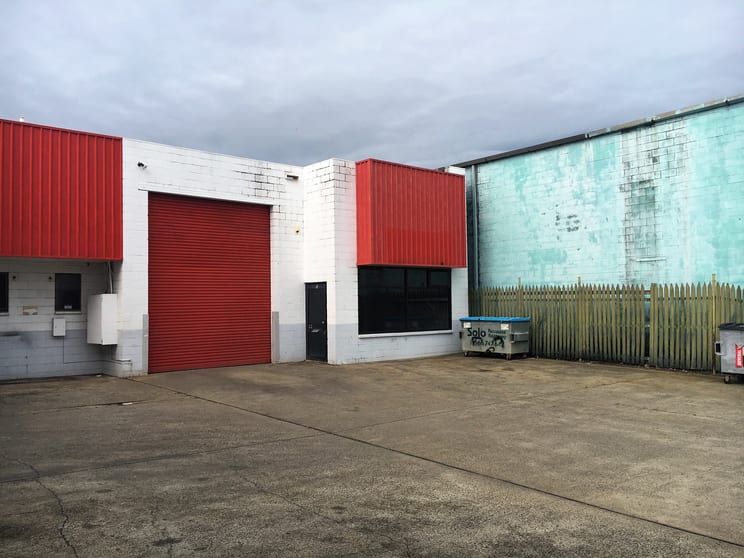 Click to view all images 2/32 Industry Drive Tweed Heads South NSW 2486 - Image 2
