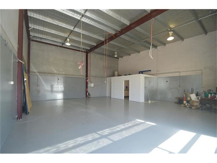 Click to view all images (Unit 3)/6 Farrier Place Rutherford NSW 2320 - Image 3