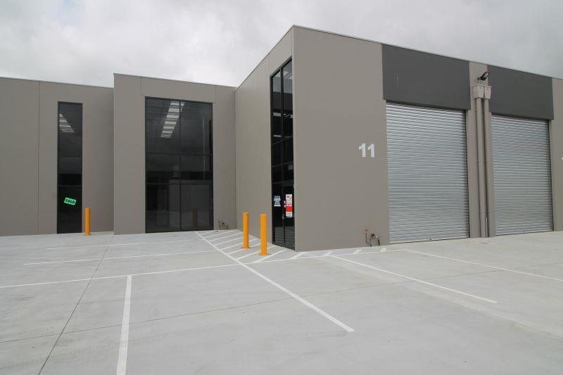 Click to view all images Warehouse 11/23-25 Sharnet Circuit Pakenham VIC 3810 - Image 3