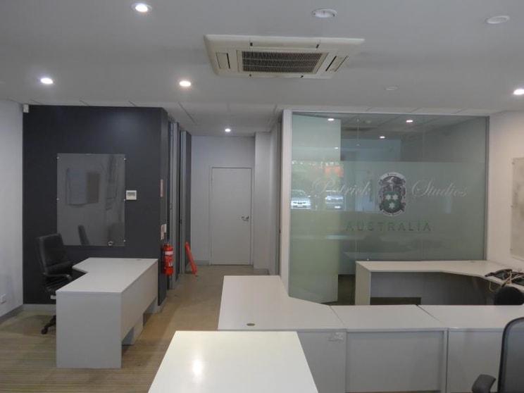 Click to view all images Rear - 359 Plummer Street Port Melbourne VIC 3207 - Image 3
