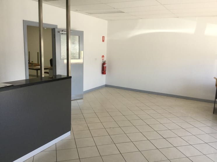 Click to view all images 3 Dib Court Tullamarine VIC 3043 - Image 2