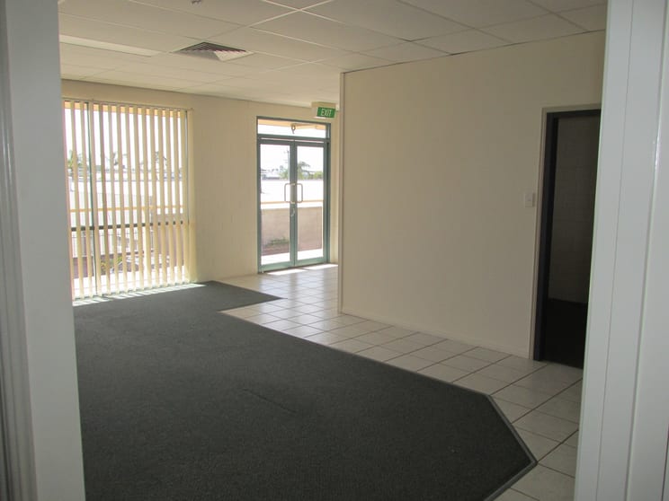 Click to view all images 9/107 Boat Harbour Drive Pialba QLD 4655 - Image 2