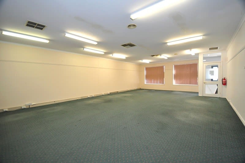 Click to view all images 75 High Street Kangaroo Flat VIC 3555 - Image 2