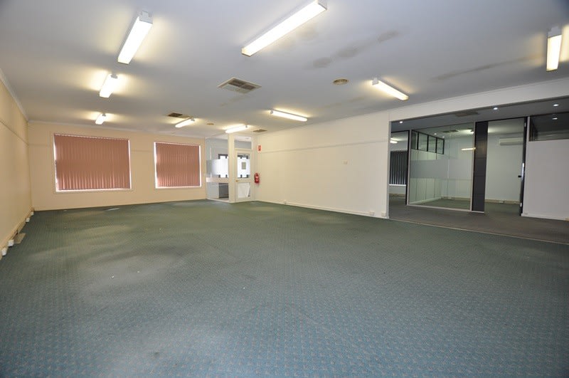 Click to view all images 75 High Street Kangaroo Flat VIC 3555 - Image 3
