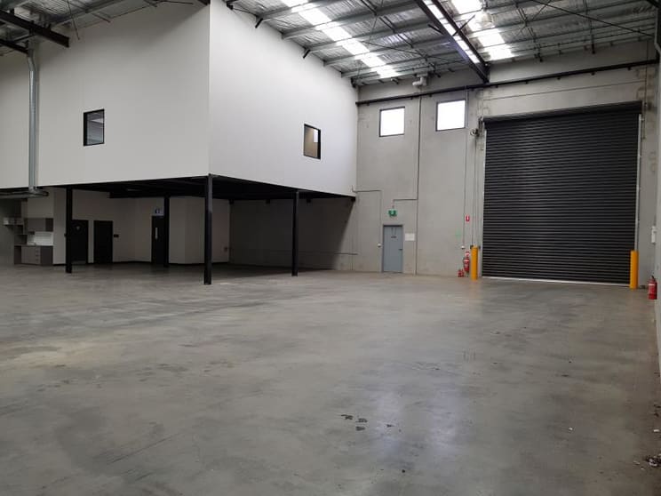 Click to view all images Unit 2/40-44 Cook Street Port Melbourne VIC 3207 - Image 2