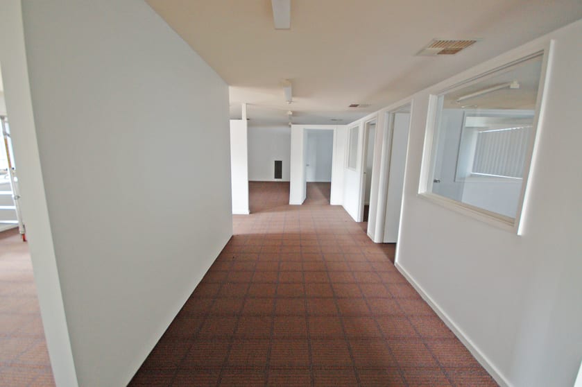 Click to view all images 4A/48 Conrad Place Lavington NSW 2641 - Image 3