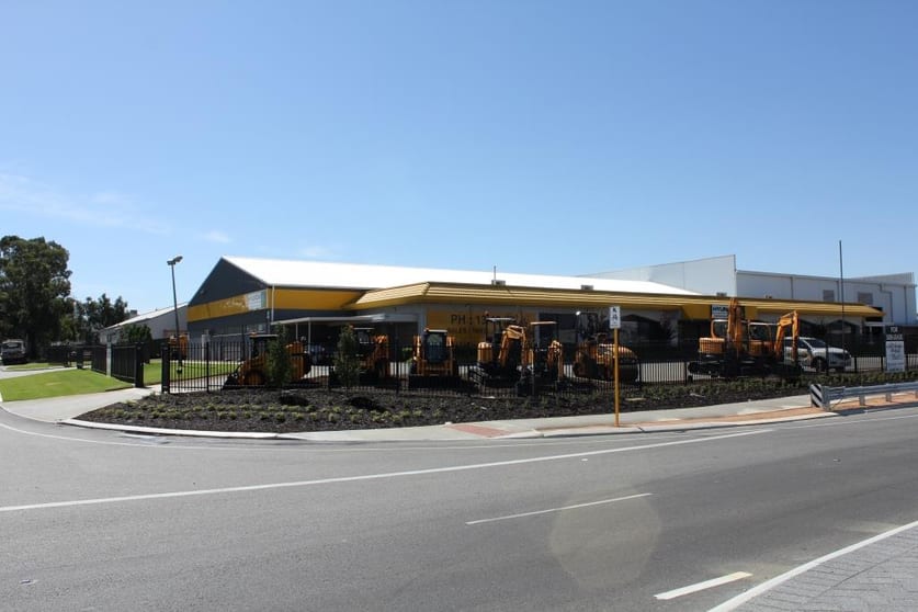Click to view all images 174 Kewdale Road Kewdale WA 6105 - Image 2