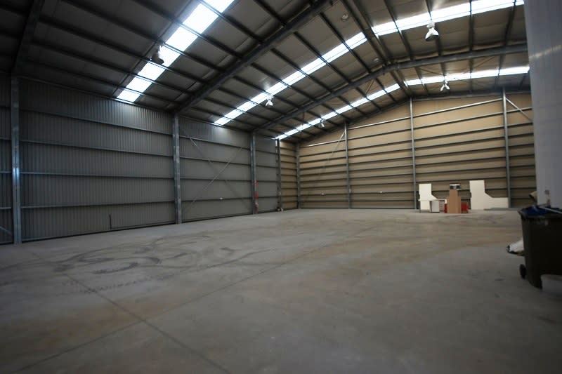 Click to view all images 24 Endeavour Drive Port Adelaide SA 5015 - Image 3