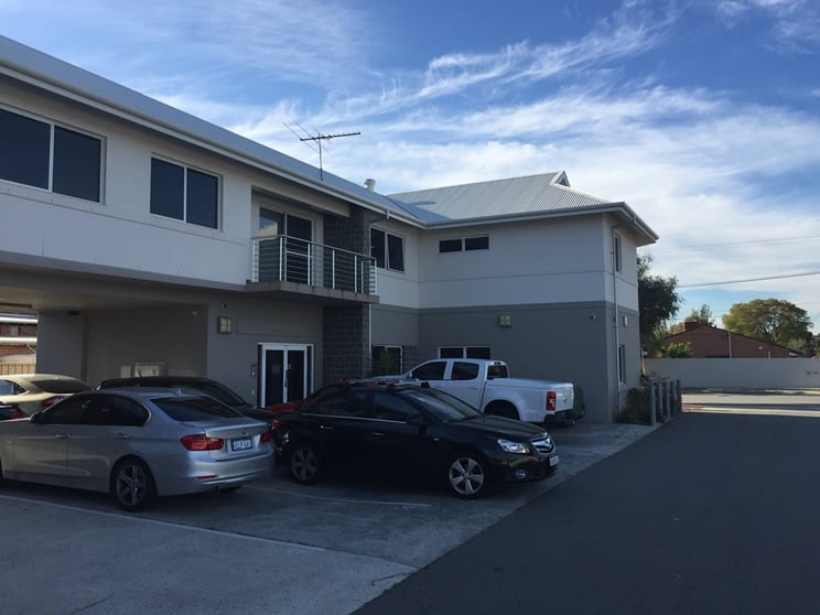 Click to view all images 2/165 Seventh Avenue Inglewood WA 6052 - Image 3