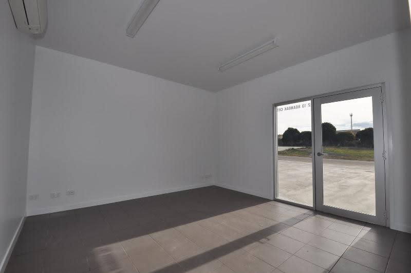 Click to view all images 13B/1 Roanoak Court East Bendigo VIC 3550 - Image 2