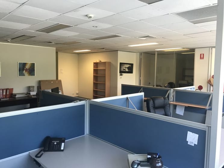 Click to view all images 1/14-16 Dundas Court Phillip ACT 2606 - Image 2