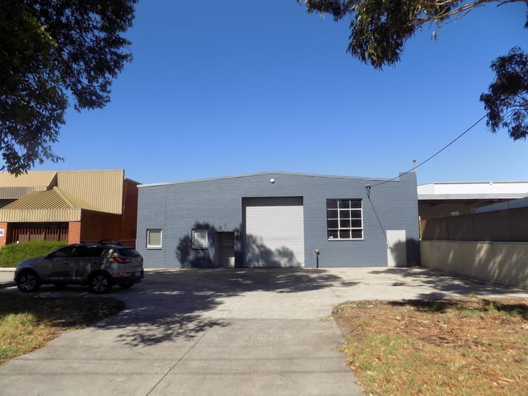 Click to view all images 14 Braeside Drive Braeside VIC 3195 - Image 2