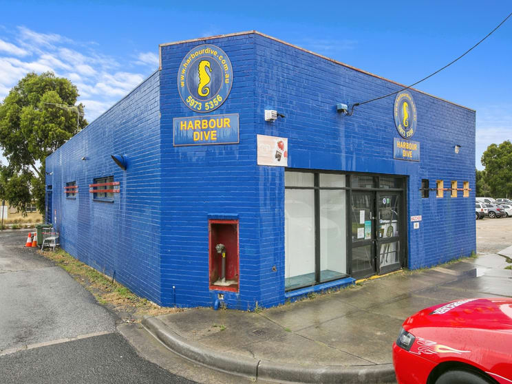 Click to view all images 1 Blamey Place Mornington VIC 3931 - Image 1