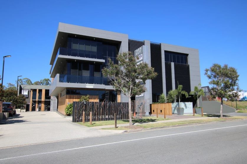 Click to view all images 237 Scottsdale Drive Robina QLD 4226 - Image 1