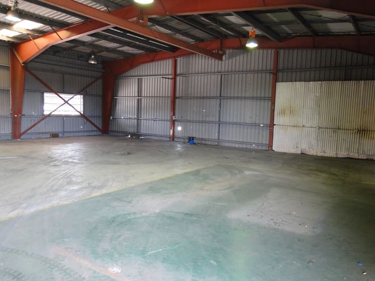 Click to view all images 18 Drewe Street Gladstone Central QLD 4680 - Image 3