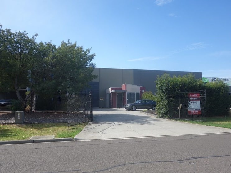 Click to view all images 65 Waterview Close Dandenong VIC 3175 - Image 2