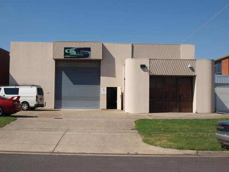 Click to view all images 21 Egan Road Dandenong VIC 3175 - Image 1