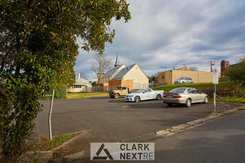 Click to view all images 60 Victoria Street Warragul VIC 3820 - Image 2