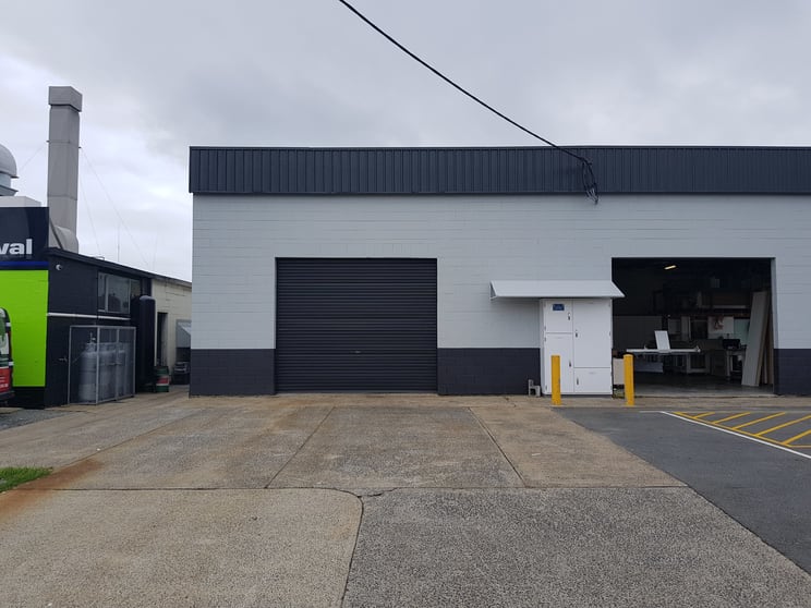 Click to view all images 2/25 Machinery Drive Tweed Heads South NSW 2486 - Image 2