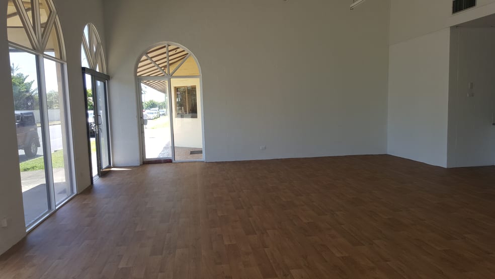 Click to view all images Suite 3/12 Grendon Street North Mackay QLD 4740 - Image 3