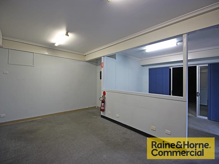 Click to view all images 2/209 Robinson Road Geebung QLD 4034 - Image 3