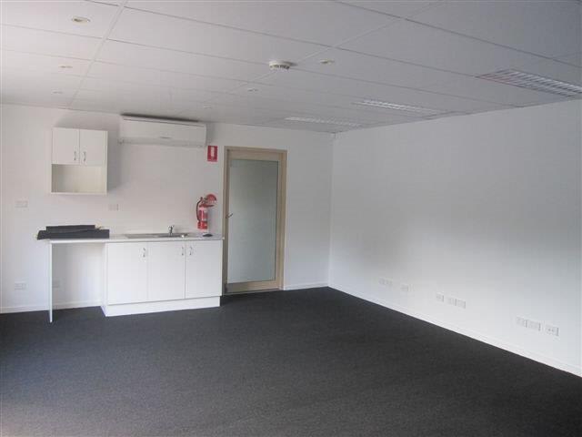 Click to view all images 2D/9 Sir John Overall Drive Helensvale QLD 4212 - Image 2