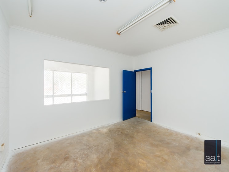 Click to view all images 8/14 Shields Crescent Booragoon WA 6154 - Image 3