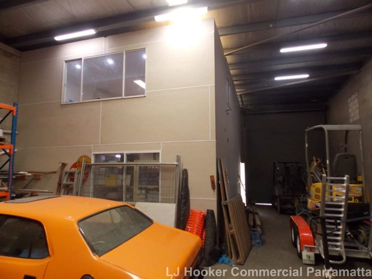 Click to view all images 1/3 Bearing Road Seven Hills NSW 2147 - Image 2