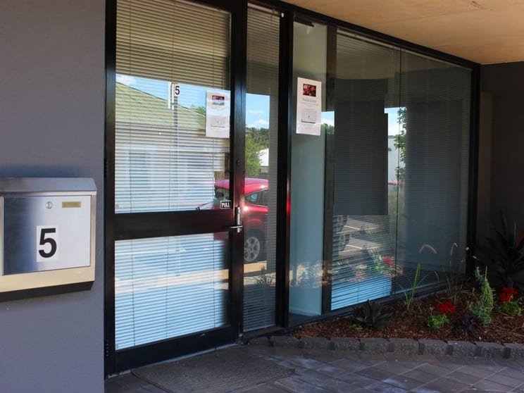 Click to view all images 5/131A Herries Street Toowoomba QLD 4350 - Image 1