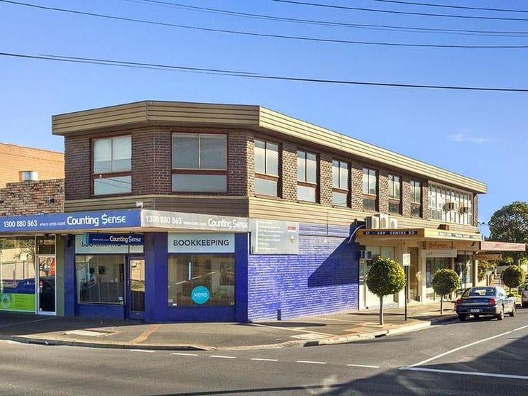 Click to view all images 4/689 Centre Road Bentleigh East VIC 3165 - Image 2