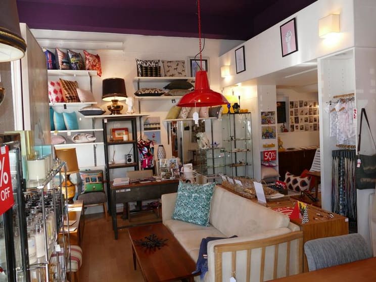 Click to view all images 100A Barkly Street St Kilda VIC 3182 - Image 2