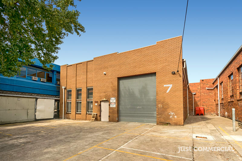 Click to view all images 7 Alfred Street Blackburn VIC 3130 - Image 1