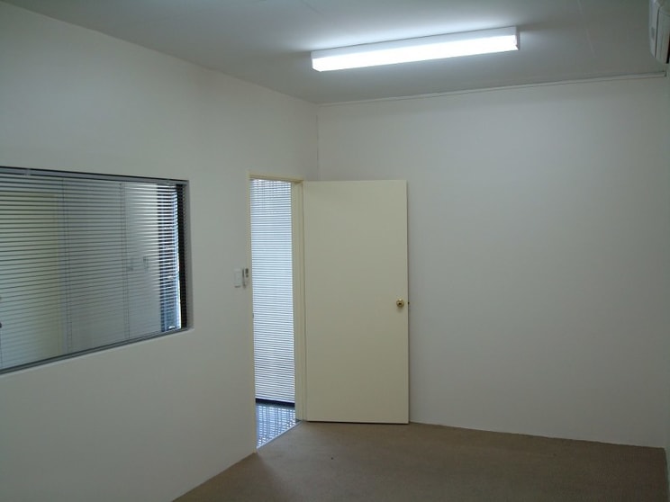 Click to view all images 1/26 Juna Drive Malaga WA 6090 - Image 2