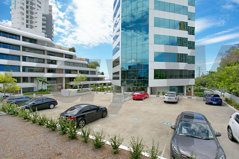 Click to view all images 64 Marine Parade Southport QLD 4215 - Image 2