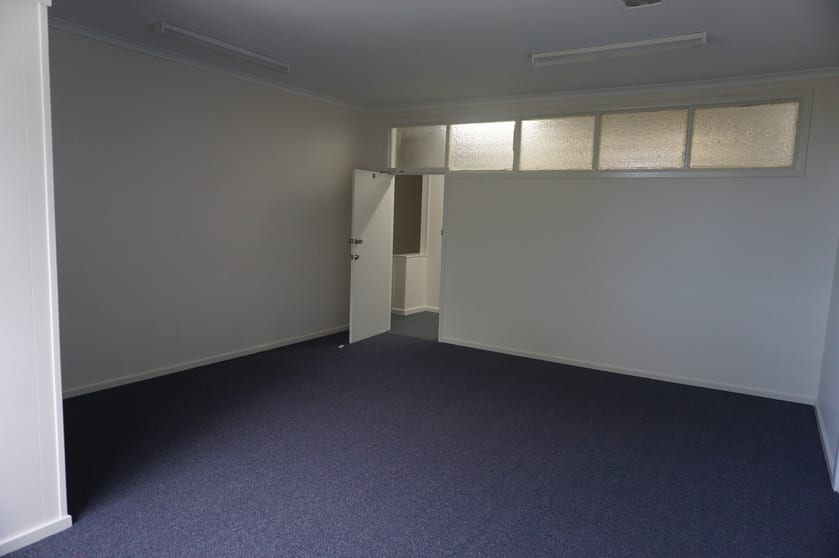 1/242 Princes Highway Corrimal NSW 2518 - Image 1