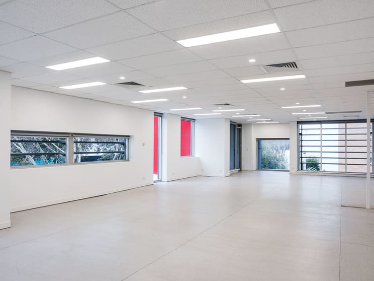 Click to view all images 1/21 Adelaide Street Fremantle WA 6160 - Image 3