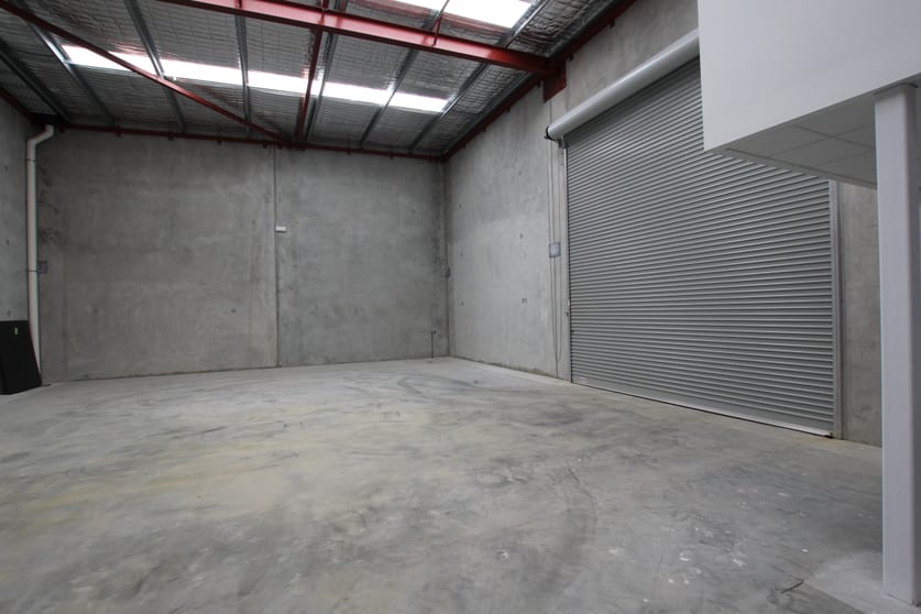 Click to view all images 4/11 Simper Road Yangebup WA 6164 - Image 2