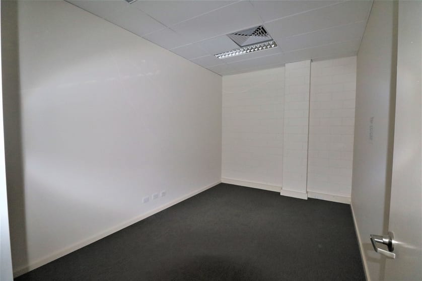 Click to view all images 107 Mitchell Street Bendigo VIC 3550 - Image 2