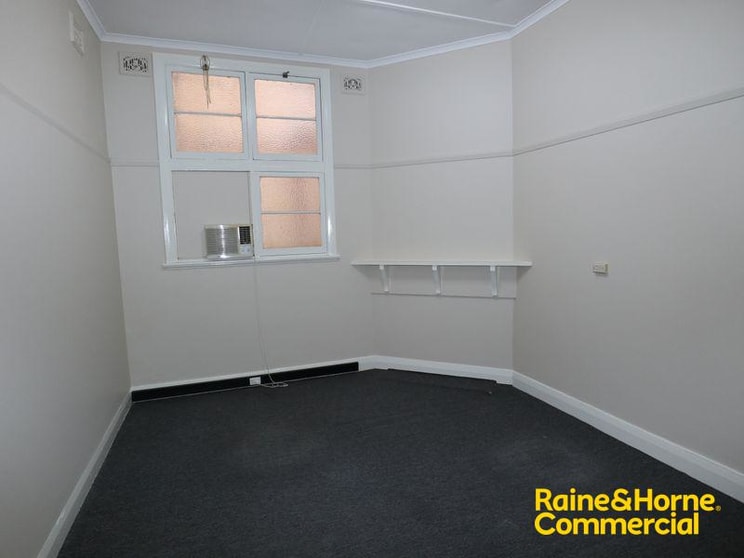 Click to view all images 99 Fitzmaurice Street Wagga Wagga NSW 2650 - Image 3