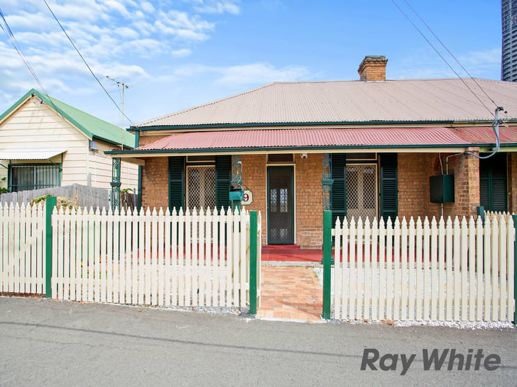 Click to view all images 39 Albion Street Harris Park NSW 2150 - Image 1
